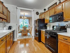 8 Grandview Ct in Algonquin, IL - Foto de edificio - Building Photo