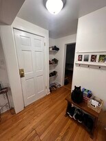 17 Idlewild Park, Unit 2nd floor in Watervliet, NY - Building Photo