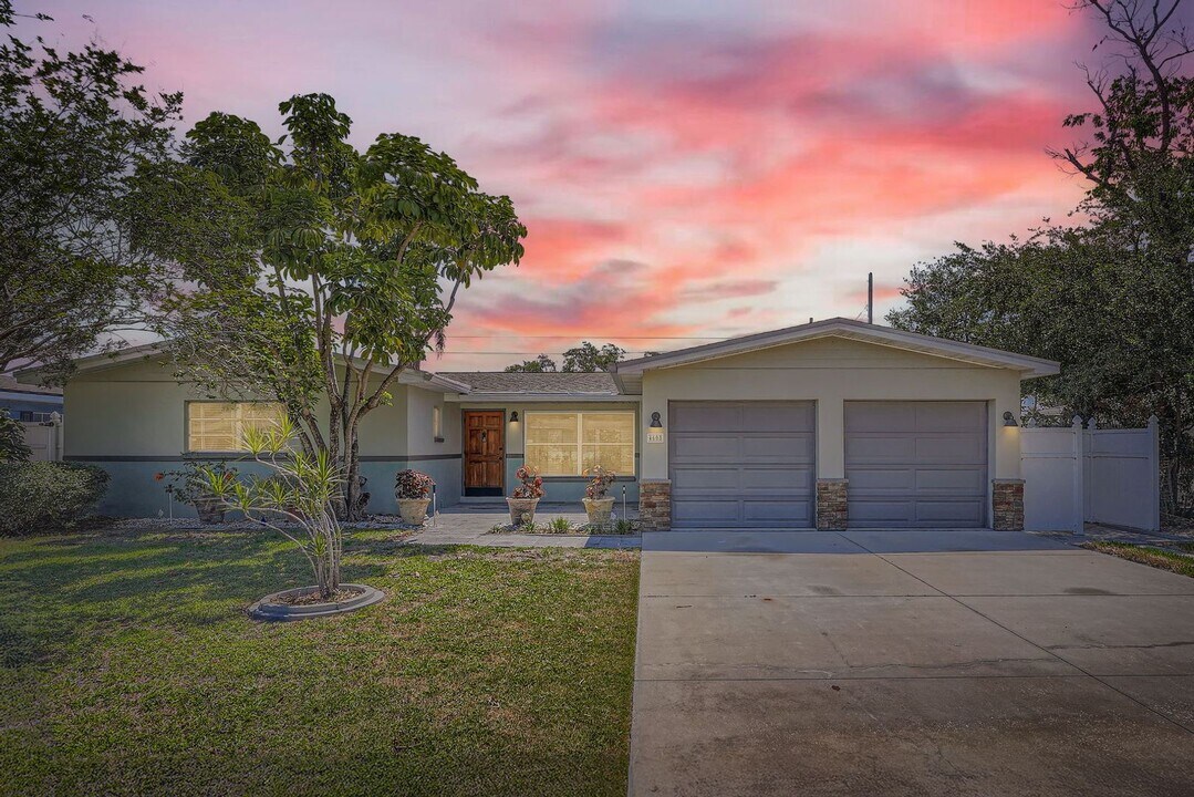 4608 S Shamrock Rd in Tampa, FL - Building Photo