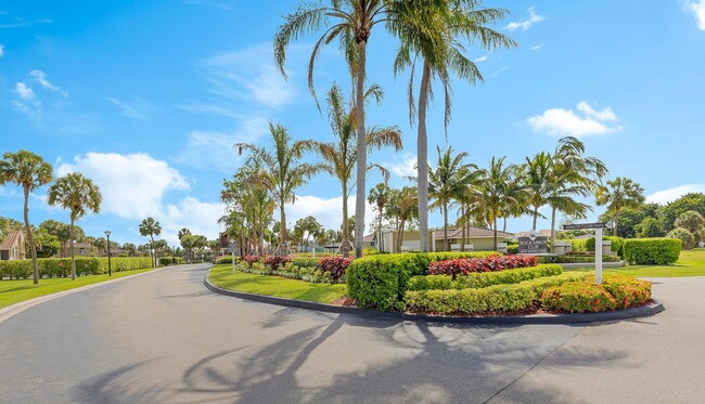 Boca Arbor Club Apartments in Boca Raton, FL - Foto de edificio - Building Photo