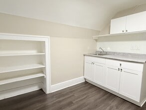 1073 Albert Rd in Windsor, ON - Building Photo - Building Photo