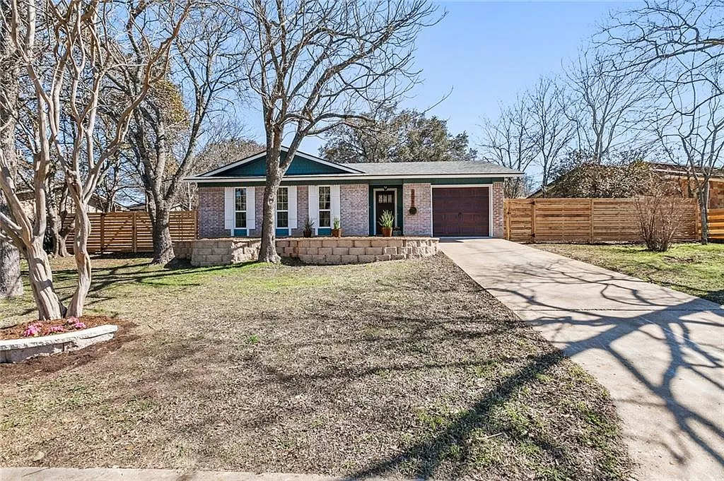 205 Scenic Dr in Georgetown, TX - Foto de edificio