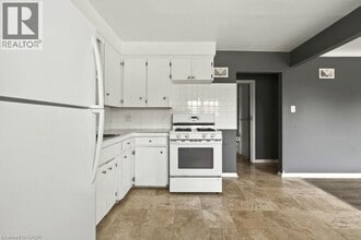 66 Queen St S in Thorold, ON - Building Photo - Building Photo