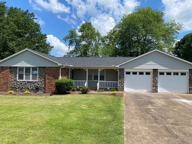 property at 29 Thomas Cv