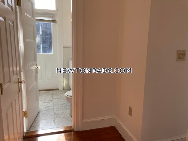 457 Centre St in Newton, MA - Building Photo - Building Photo