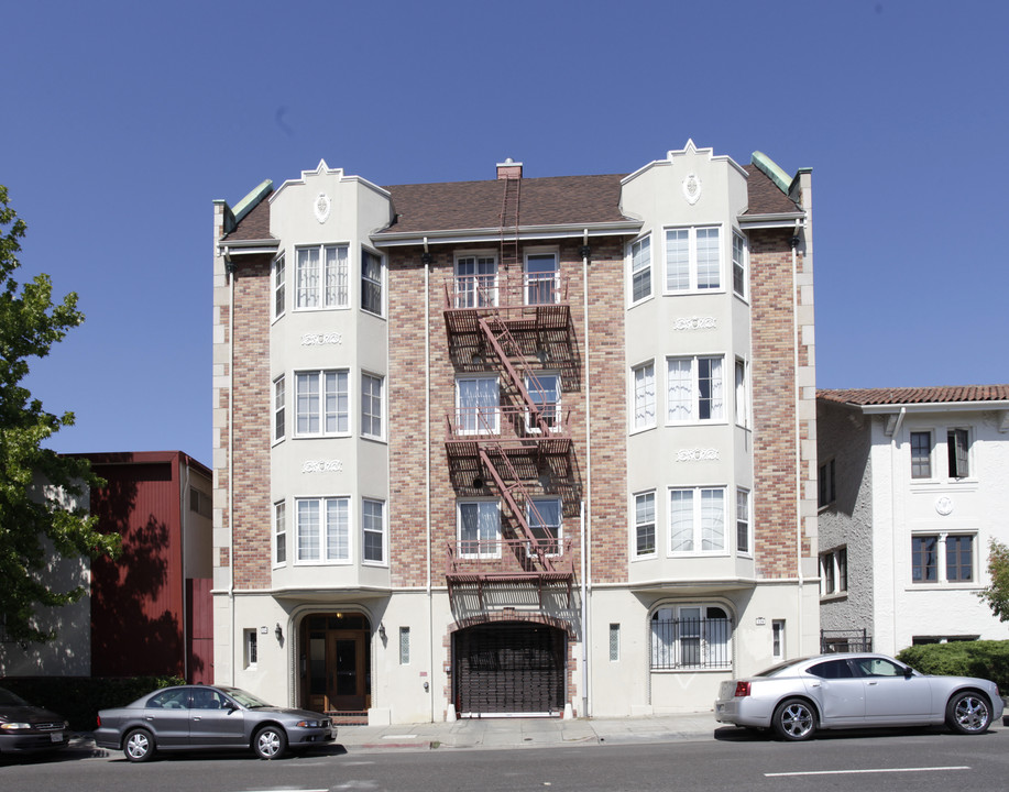 Shoreline Apartments in Oakland, CA - Foto de edificio