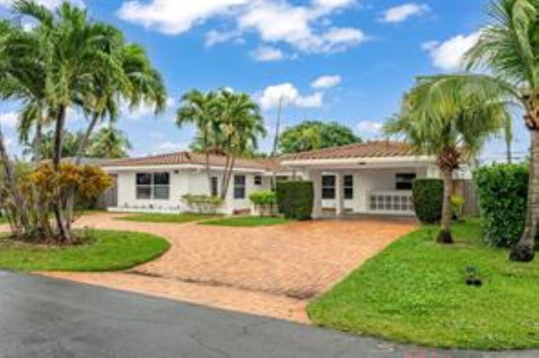 5340 NE 17th Ter in Fort Lauderdale, FL - Foto de edificio