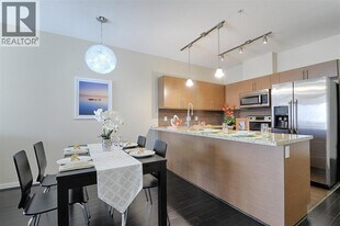 2239 Kingsway in Vancouver, BC - Building Photo