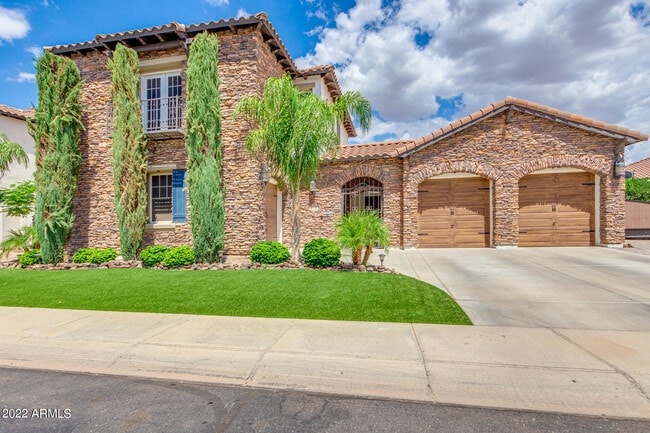 property at 3469 S Eucalyptus Pl