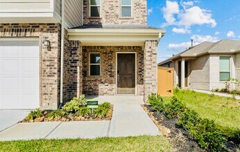 8123 Leisure Pt Dr in Cypress, TX - Foto de edificio - Building Photo