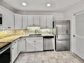 438 The North Chace in Atlanta, GA - Building Photo - Building Photo