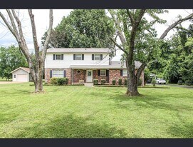 214 Haynes Dr in Murfreesboro, TN - Building Photo