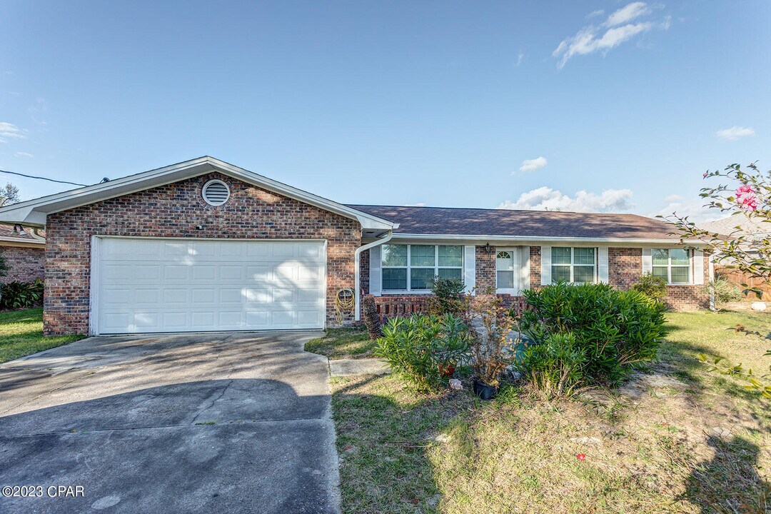 4609 Meadow St in Panama City, FL - Building Photo