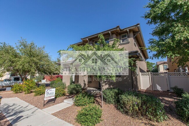 928 S Hawk Ln in Gilbert, AZ - Building Photo - Building Photo