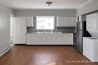 254 Elm St in Bangor, ME - Building Photo - Building Photo