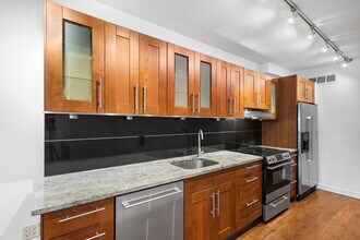 532 S 15th St, Unit A in Philadelphia, PA - Building Photo - Building Photo