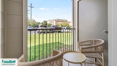 130 Camino De Oro in San Antonio, TX - Building Photo - Building Photo