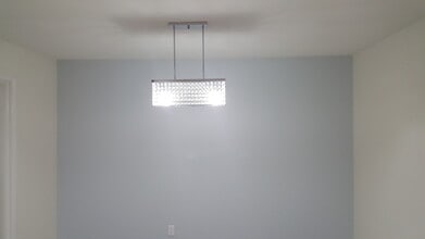 4041 Via Marisol in Los Angeles, CA - Foto de edificio - Building Photo