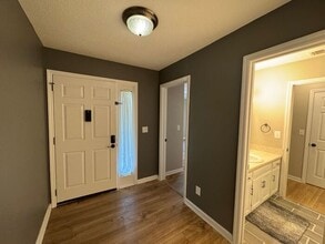 2080 Woodlawn Dr SW in Huntsville, AL - Building Photo - Building Photo