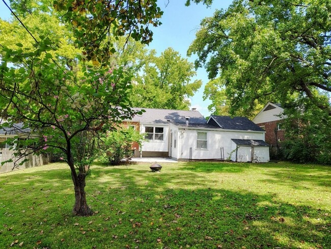 130 Turf Ct in Webster Groves, MO - Building Photo - Building Photo
