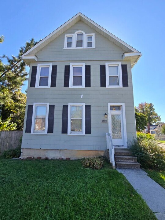 3301 E Northern Pkwy in Baltimore, MD - Building Photo