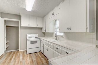 1911 NW Smith Ave in Lawton, OK - Building Photo - Building Photo