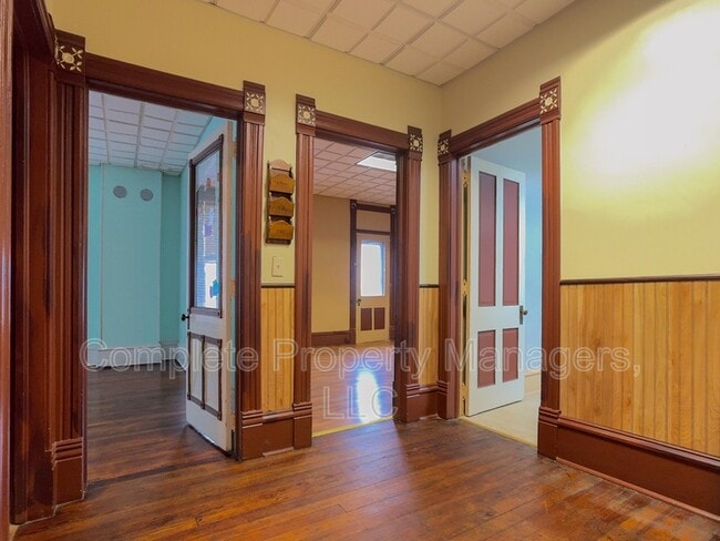 property at 101 N Mill St