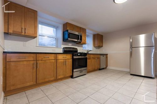 1 Clevemont Ave-Unit -1RK in Boston, MA - Building Photo