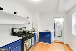 202 S Regester St in Baltimore, MD - Building Photo