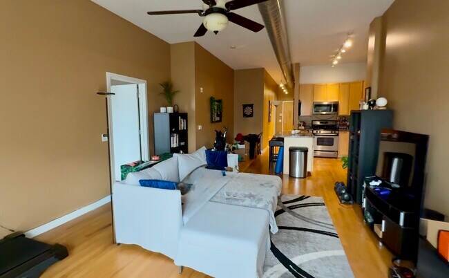 property at 4011 N Francisco Ave