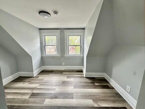1048 Grove St, Unit 3 in Irvington, NJ - Building Photo - Building Photo