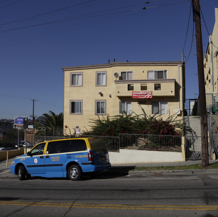 3969 Melrose Ave in Los Angeles, CA - Building Photo