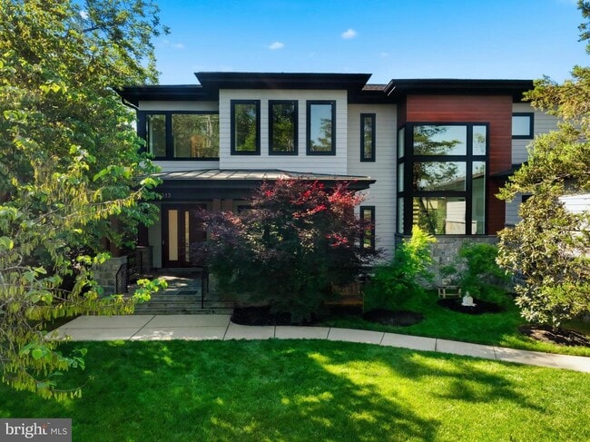1513 Oakview Dr