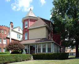 925 W Main St in Norristown, PA - Building Photo