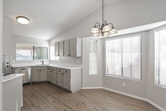 10231 Cll Del Este in Tucson, AZ - Building Photo - Building Photo