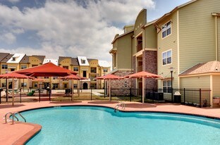 The Park at Sutton Oaks in San Antonio, TX - Building Photo