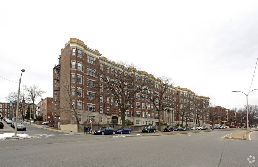 1368 Commonwealth Ave in Allston, MA - Building Photo