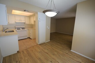 Oxnard Apartments in North Hollywood, CA - Building Photo - Building Photo