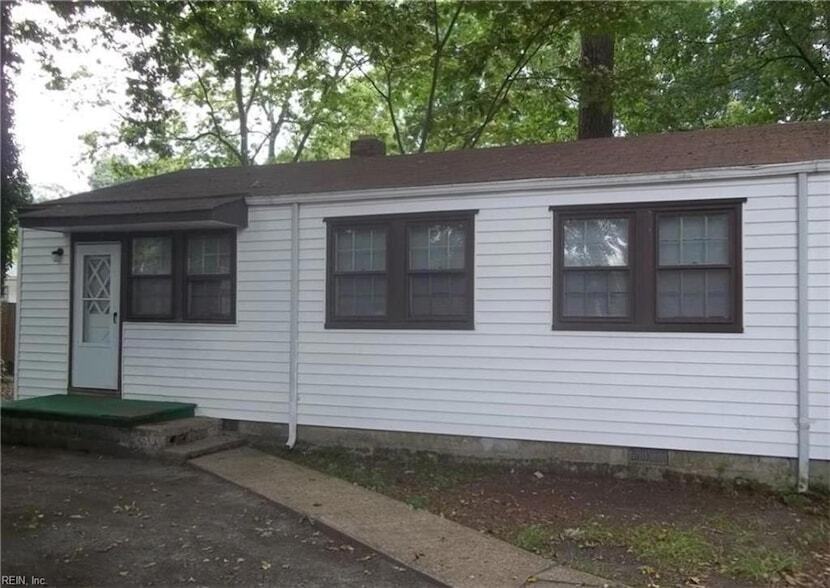 5011 Atterbury St in Norfolk, VA - Building Photo
