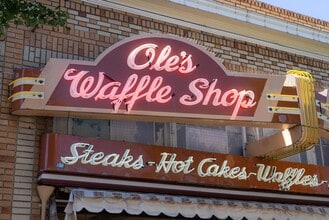 1722 27th Avenue in Oakland, CA - Building Photo - Building Photo