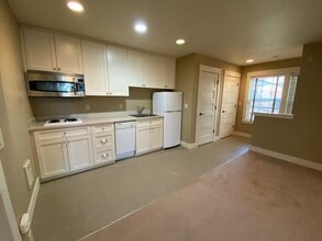 2209 NW High Lakes Loop in Bend, OR - Building Photo - Building Photo