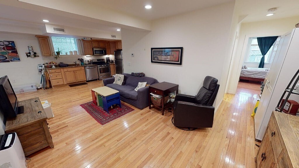 98 University Rd, Unit G in Brookline, MA - Building Photo