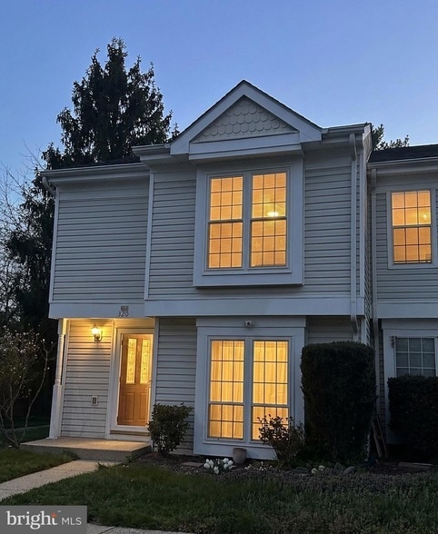 326 Lancaster Square in Sterling, VA - Foto de edificio - Building Photo