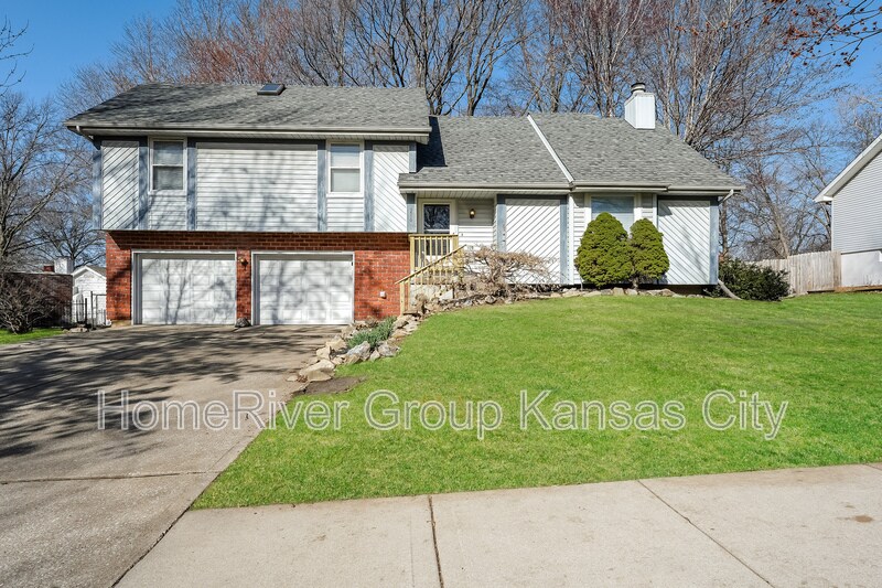 3510 NE Stanton St in Lee's Summit, MO - Building Photo