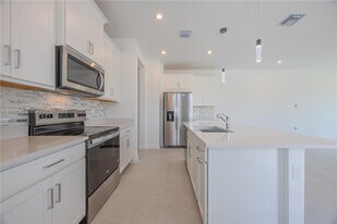 7064 Channing Ave in Greenacres, FL - Building Photo