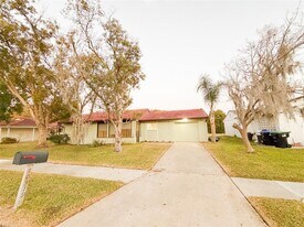 10319 Matchlock Dr in Orlando, FL - Building Photo