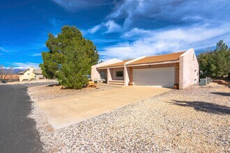 3049 Willow Dr in Saint George, UT - Building Photo - Building Photo