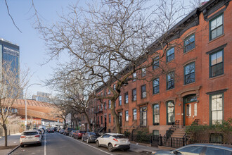 584 Pacific St in Brooklyn, NY - Building Photo - Building Photo