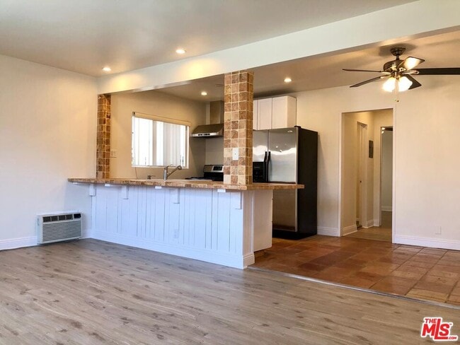 property at 1435 N Fairfax Ave