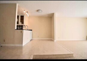 3029 Kaiser Dr, Unit D in Santa Clara, CA - Building Photo